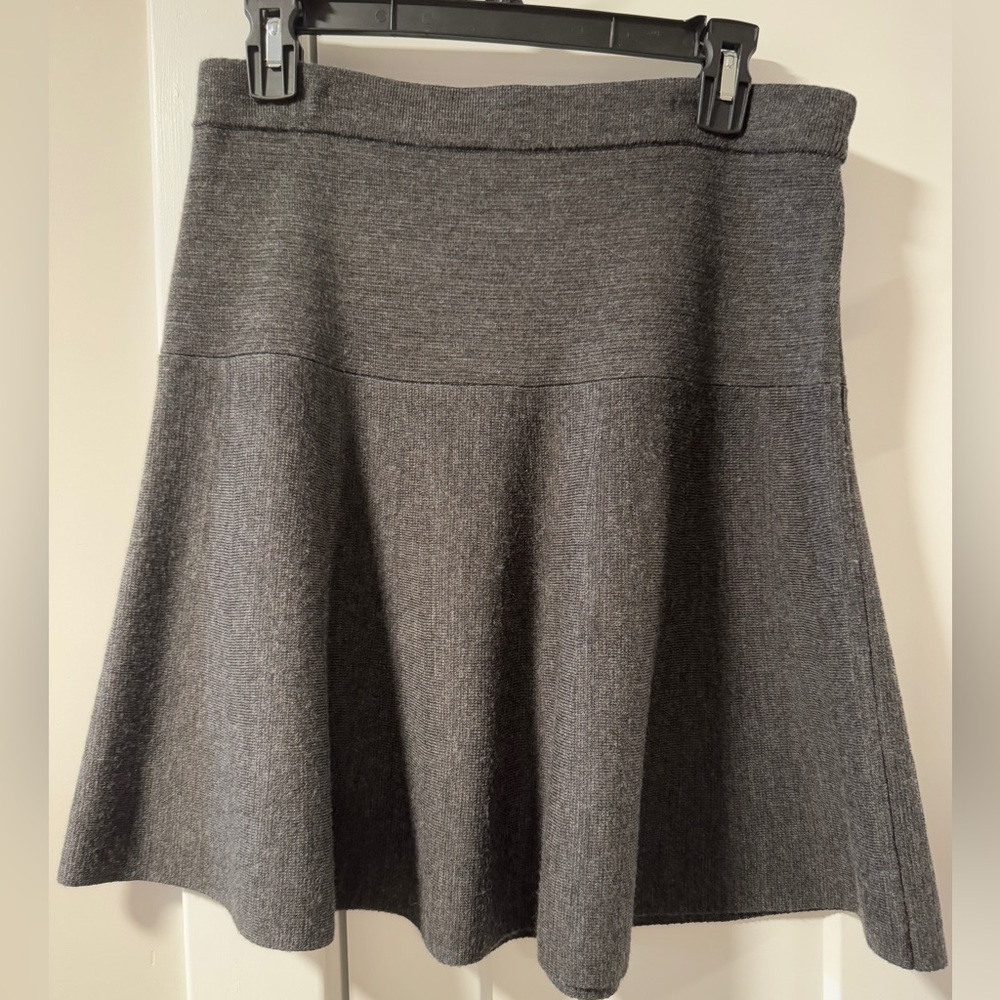 Tahari M Cozy Gray Knit Sweater Flare mini Skirt